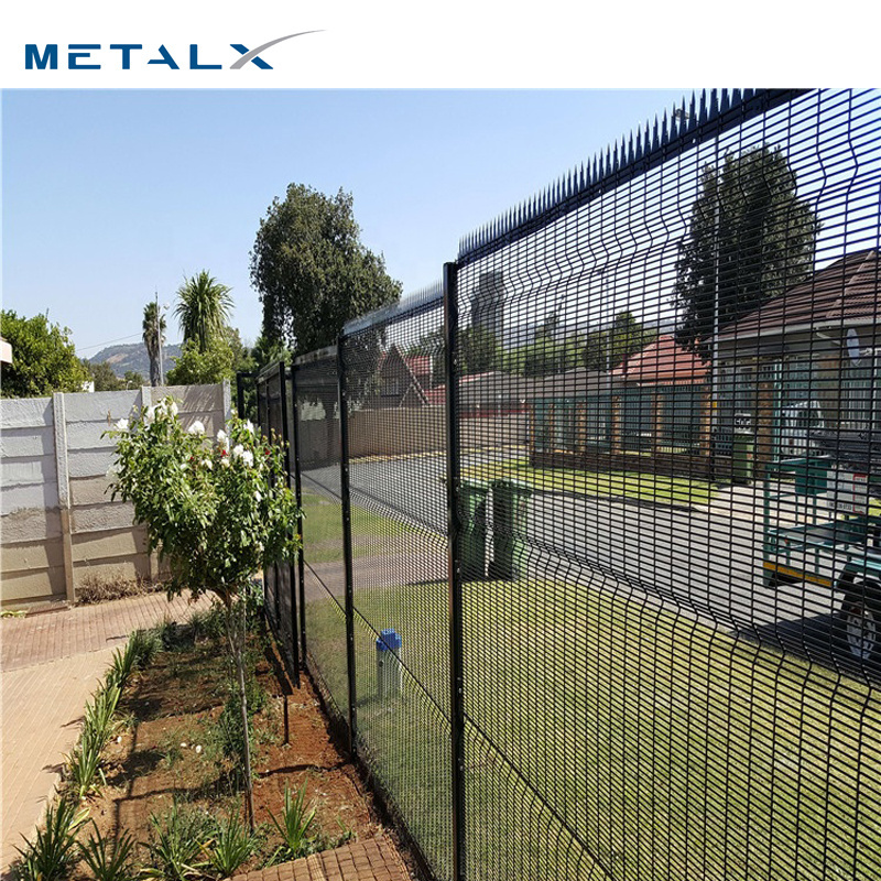 Cheap high quality metal barbed wire mesh anti climb 358 security beta fence for railway station