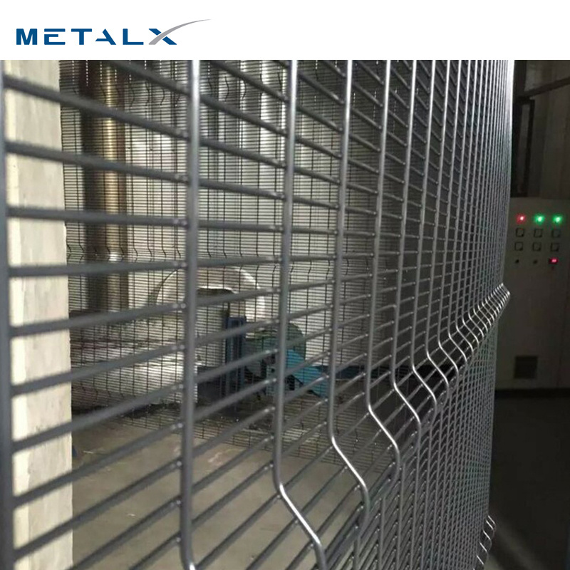 Cheap high quality metal barbed wire mesh anti climb 358 security beta fence for railway station