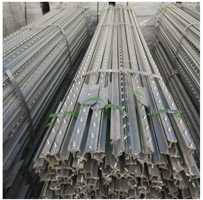 High quality galvanized steel material 12ft t post 8 feet t post with farm wire mesh fence