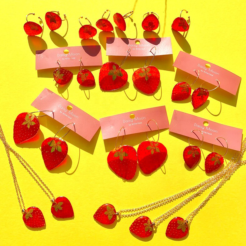 Cute Fruit Series Fashion Jewelry Fresh And Sweet Style Gold Plated Thin Circle Strawberry Resin Fruit Ring