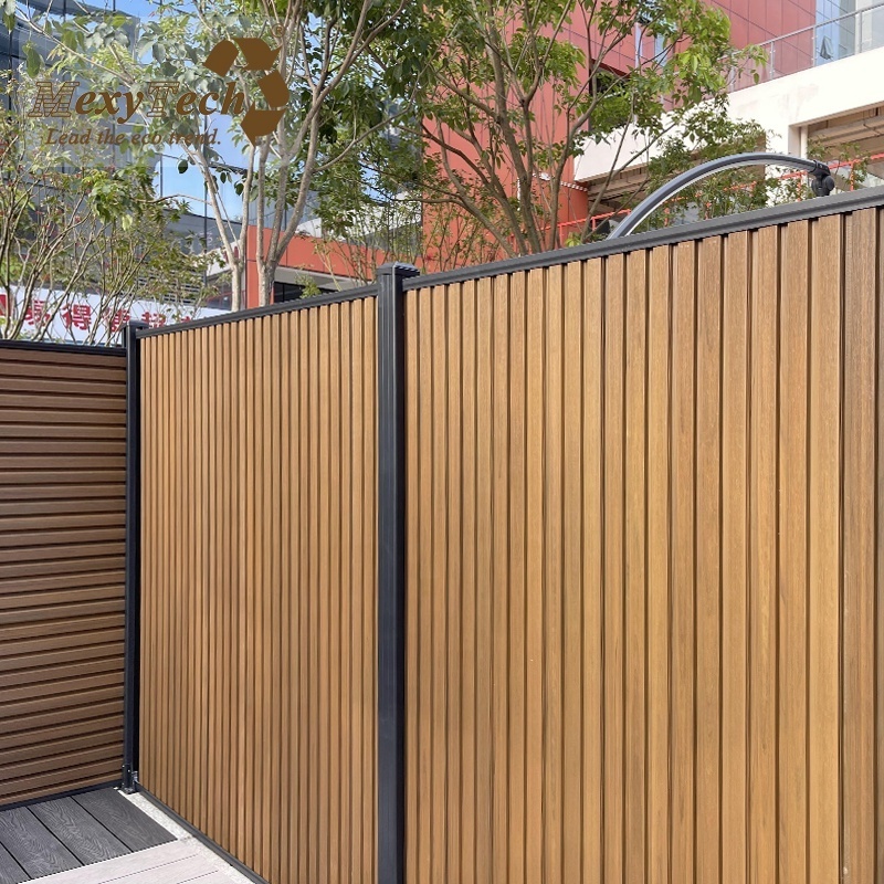 Composite wooden wpc yard slat fencing wood plastic privacy villa screen fence panel