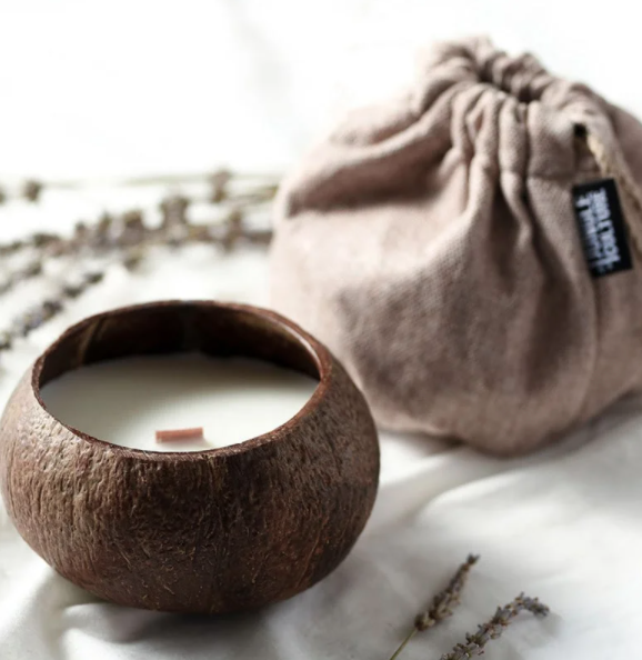 Hot Sell High Luxury Wholesale Soy Wax Candle unscented scented candles In Coconut shell bowl made in Vietnam Kelly Gifts