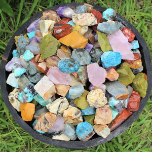 Mixed Wholesale Natural Crystal Rough Stone Energy Aromatherapy Essential Diffuser Raw Tumbled Stone Crystals for Wire Wrapping