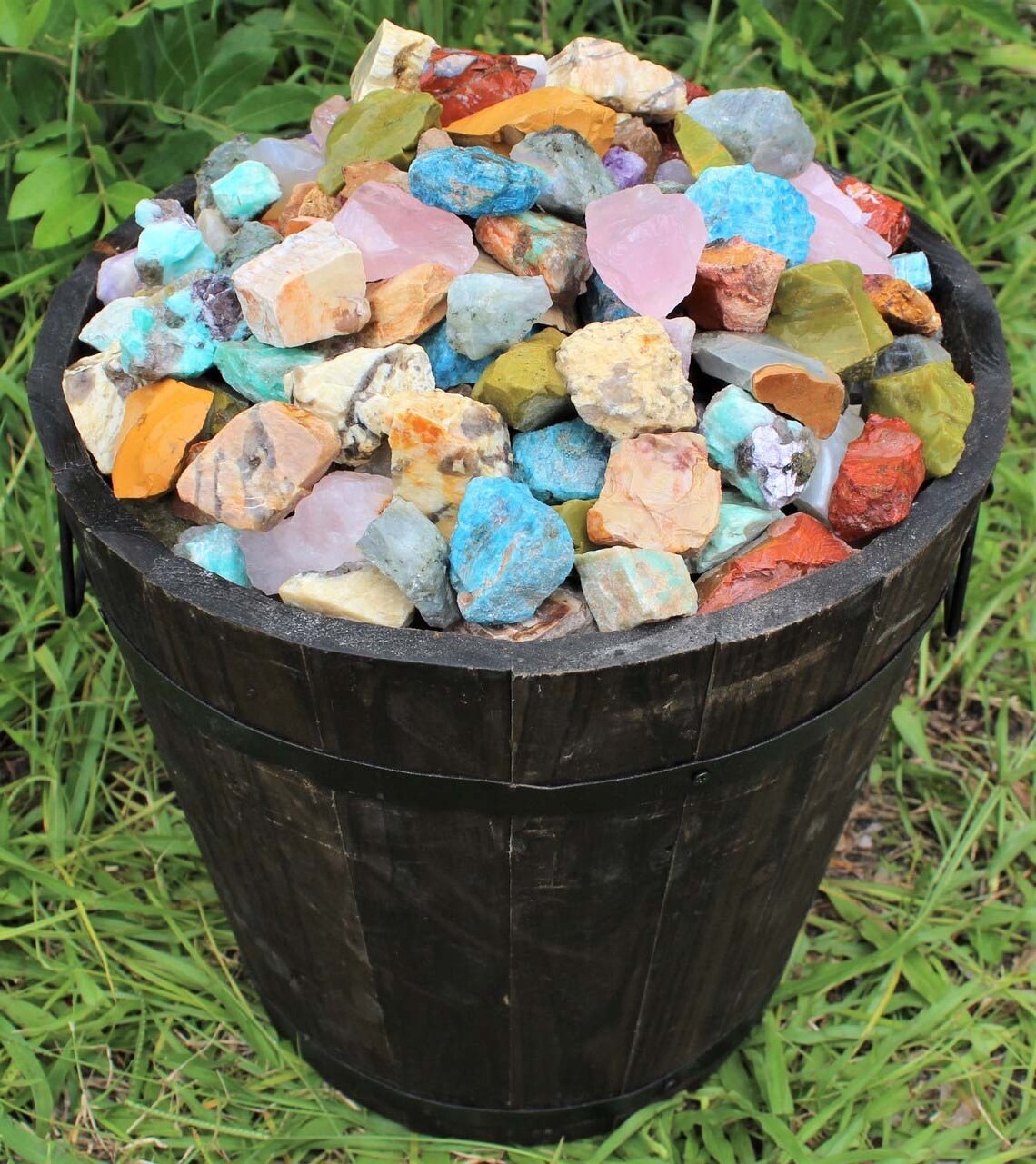 Mixed Wholesale Natural Crystal Rough Stone Energy Aromatherapy Essential Diffuser Raw Tumbled Stone Crystals for Wire Wrapping