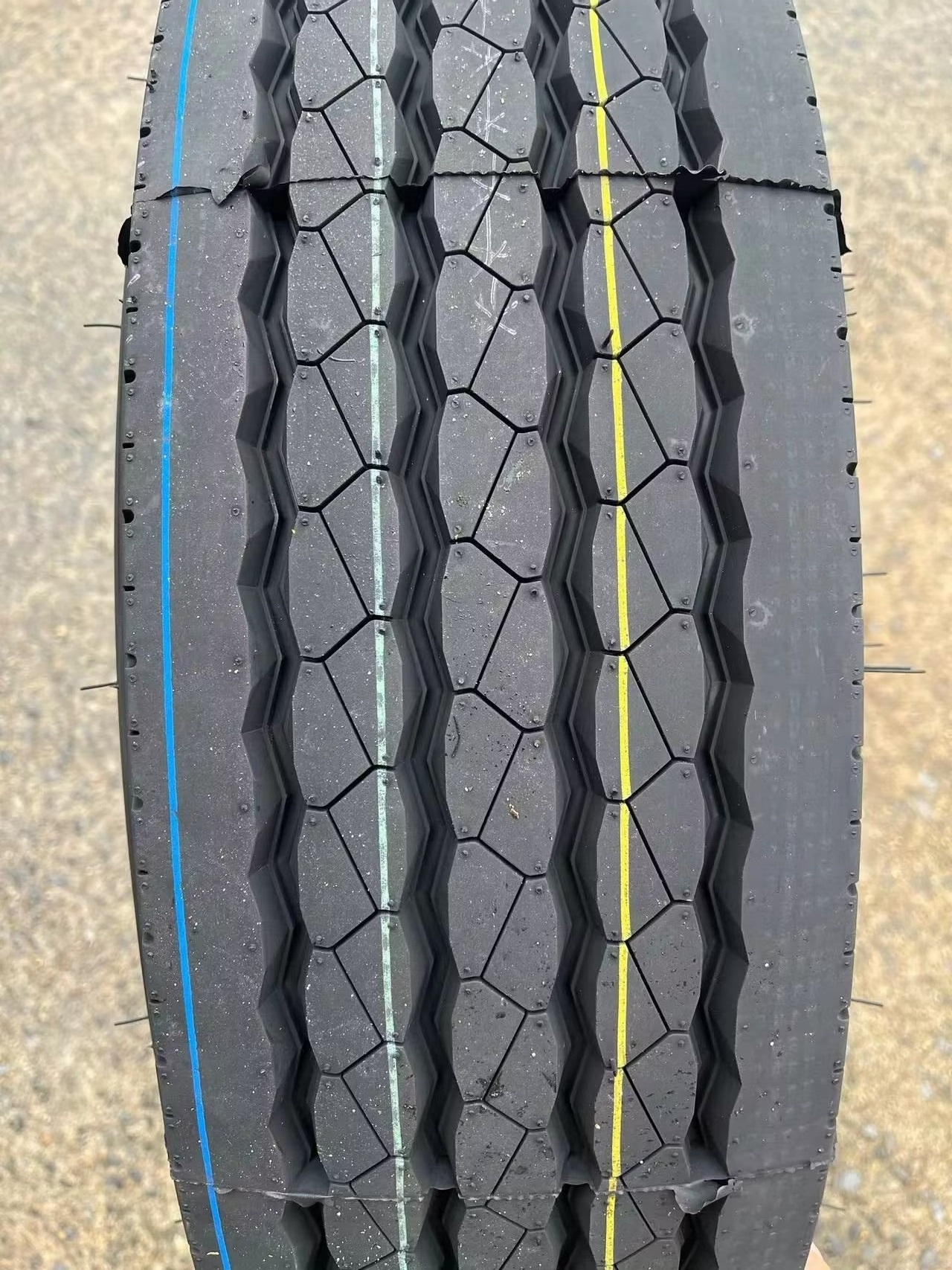 Dplus Sailun Goodride Goodyear Yokohama Commercial truck tires 245/70R19.5 225/70R19.5 215/75R17.5 235/75R17.5