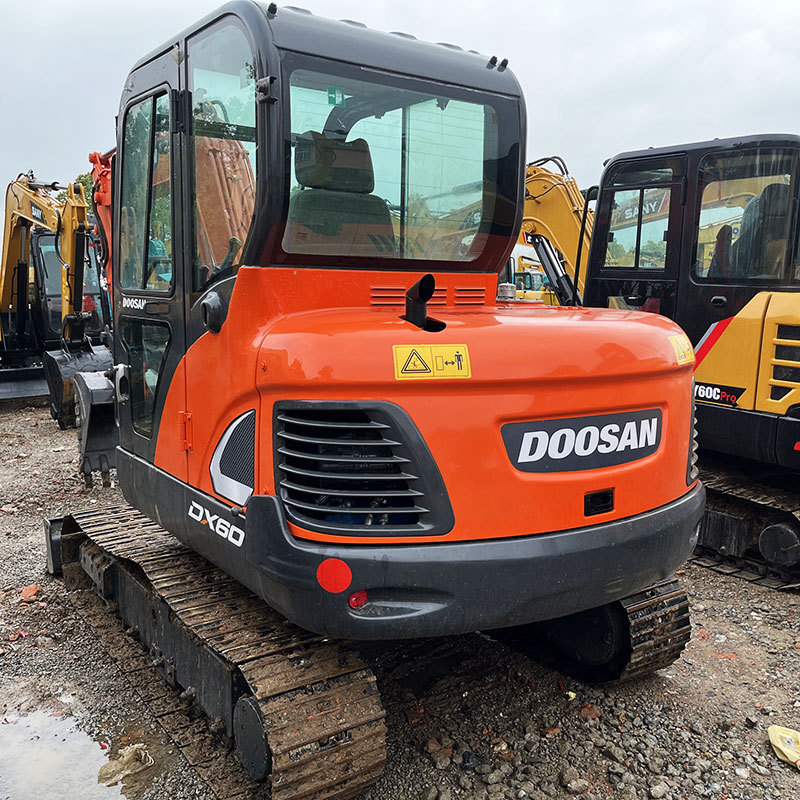 Used Original Japan mini excavator Doosan DX60 excavator 95% new low price high quality selling machine 6ton Doosan 60