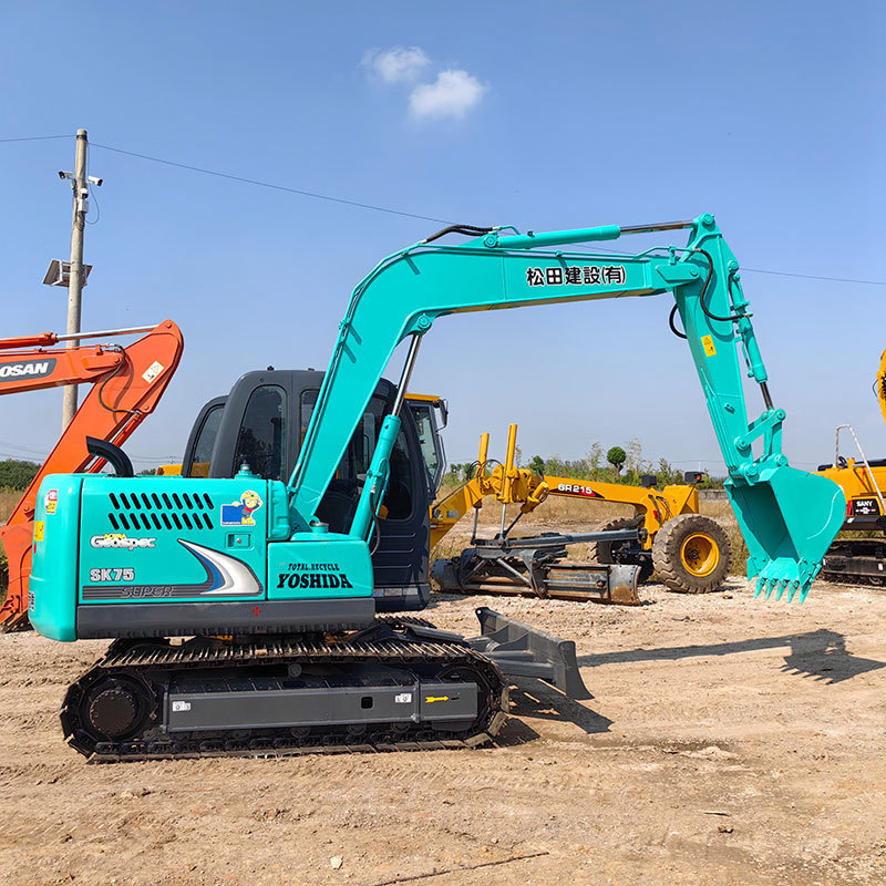 Used 7 ton second hand Kobelco SK75-3  mini hydraulic pump excavator caterpillar small digger for sale