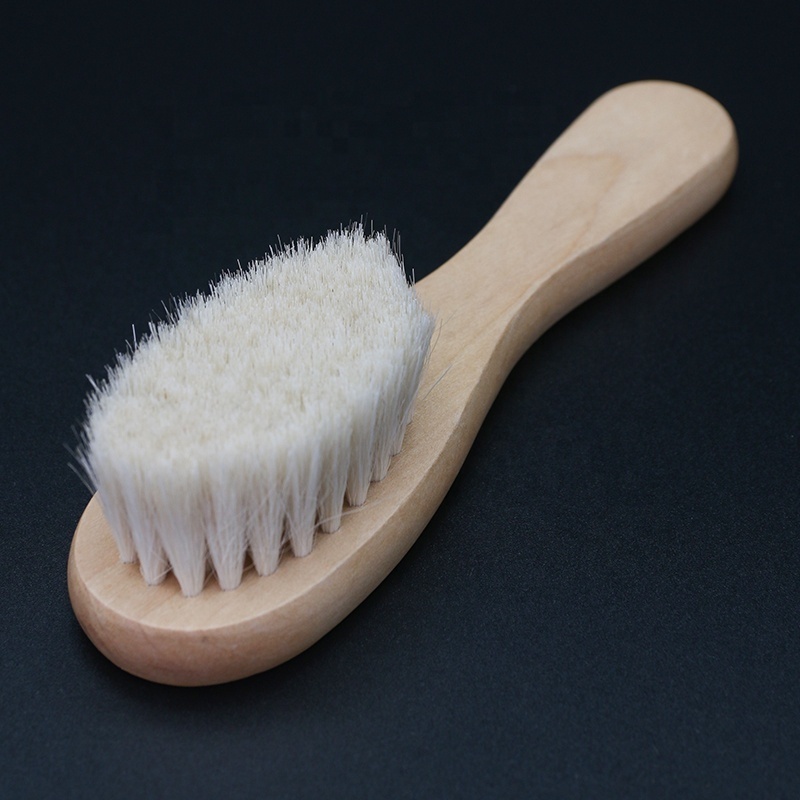 Hot Customize LOGO Eco-friendly Wooden Baby Hair Brush for Newborn Baby Soft Wool Bristles Baby Brush and Comb Set