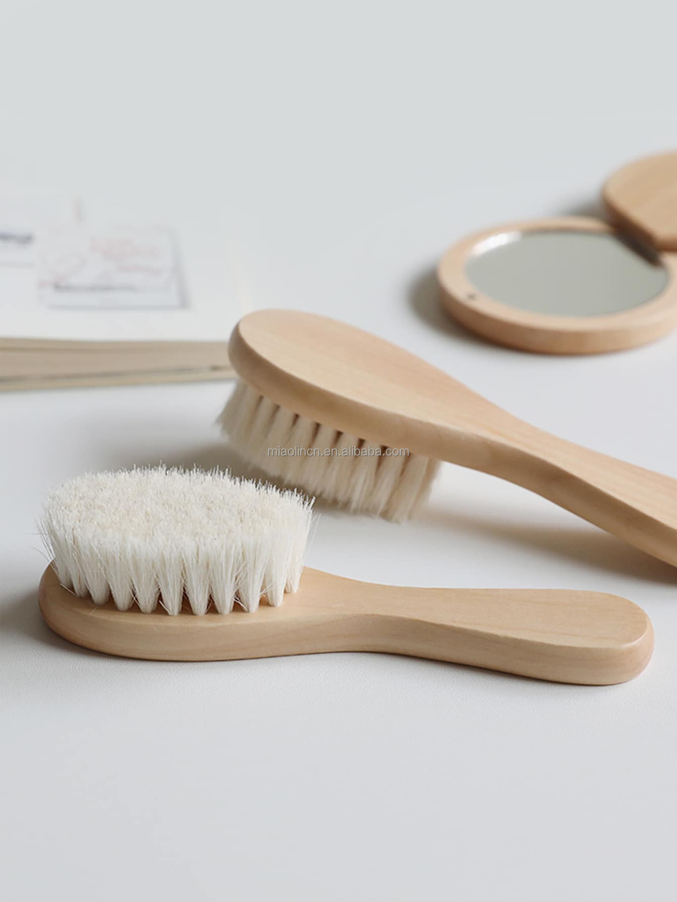 Hot Customize LOGO Eco-friendly Wooden Baby Hair Brush for Newborn Baby Soft Wool Bristles Baby Brush and Comb Set