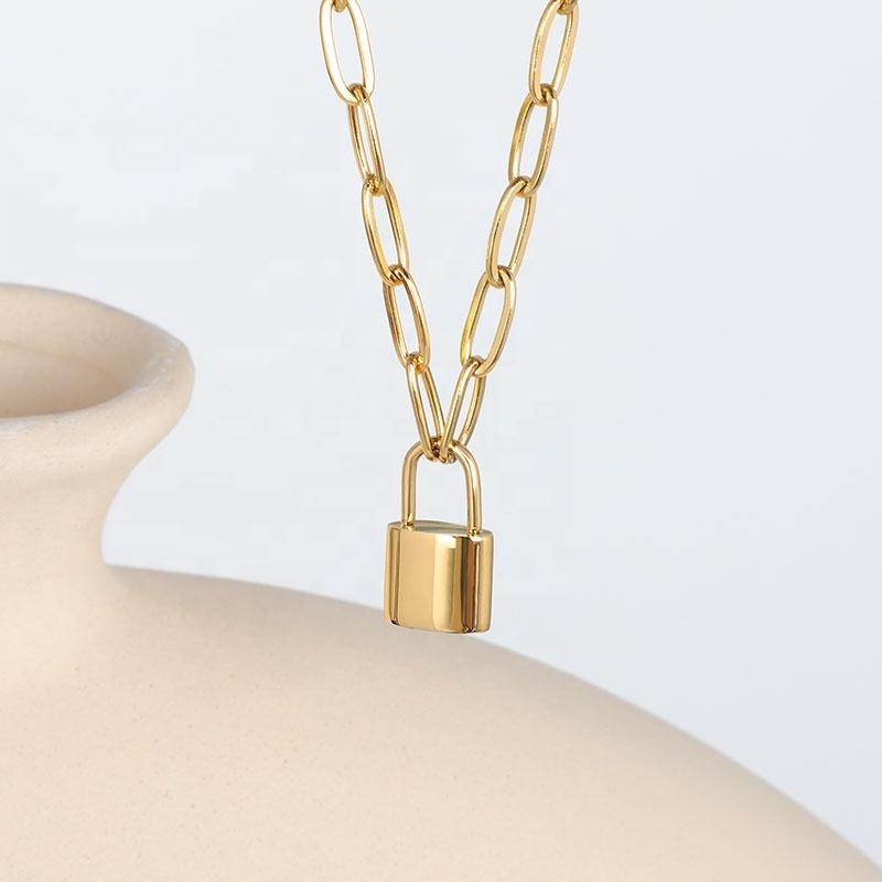 Hot Selling 18K Gold Plated Stainless Steel Padlock Lock Pendant Necklace with Rectangle Chain