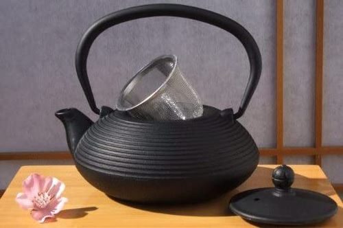 cast Iron Black Zen Ripple Tea Pot Kettle 0.4 Litre - a one Person teapot Japanese Style