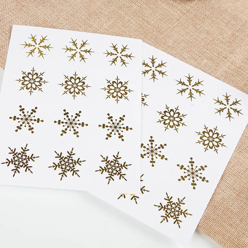 120 pcs/pack Golden Snowflake Stickers Christmas Party Gift Sealing Sticker Bottle Food Topper Decor PVC Waterproof