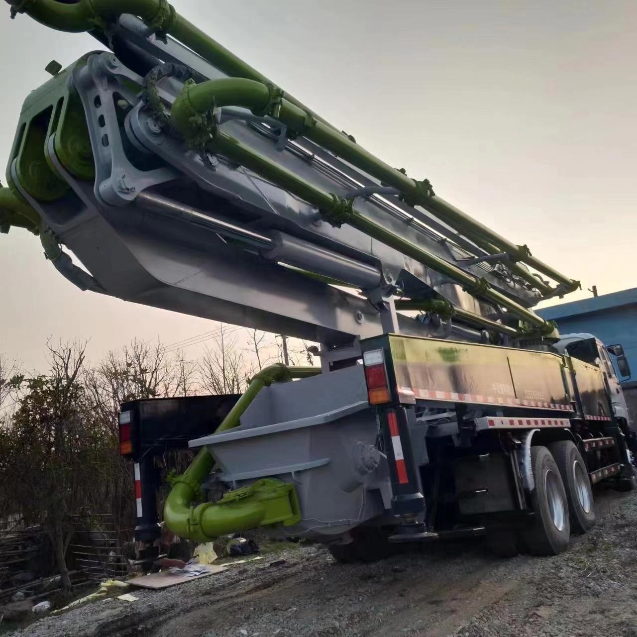 Used cheap  Zoomlion Concrete Pump Truck 37m 47m 52m Truck Mounted Pump For Sale