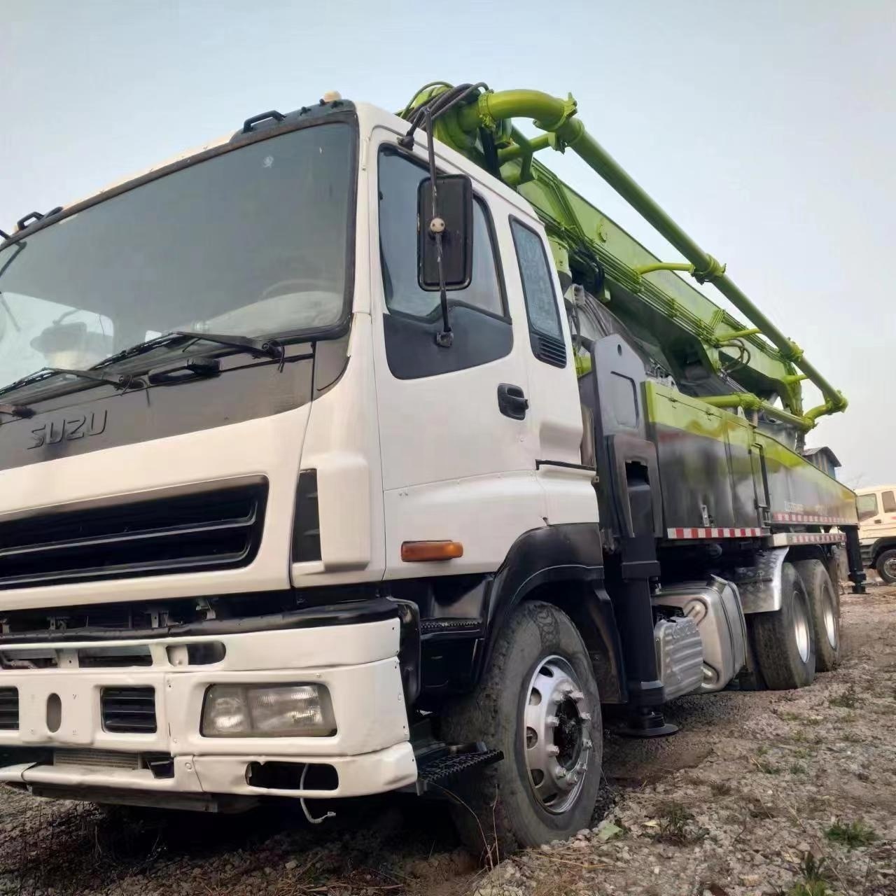 Used cheap  Zoomlion Concrete Pump Truck 37m 47m 52m Truck Mounted Pump For Sale