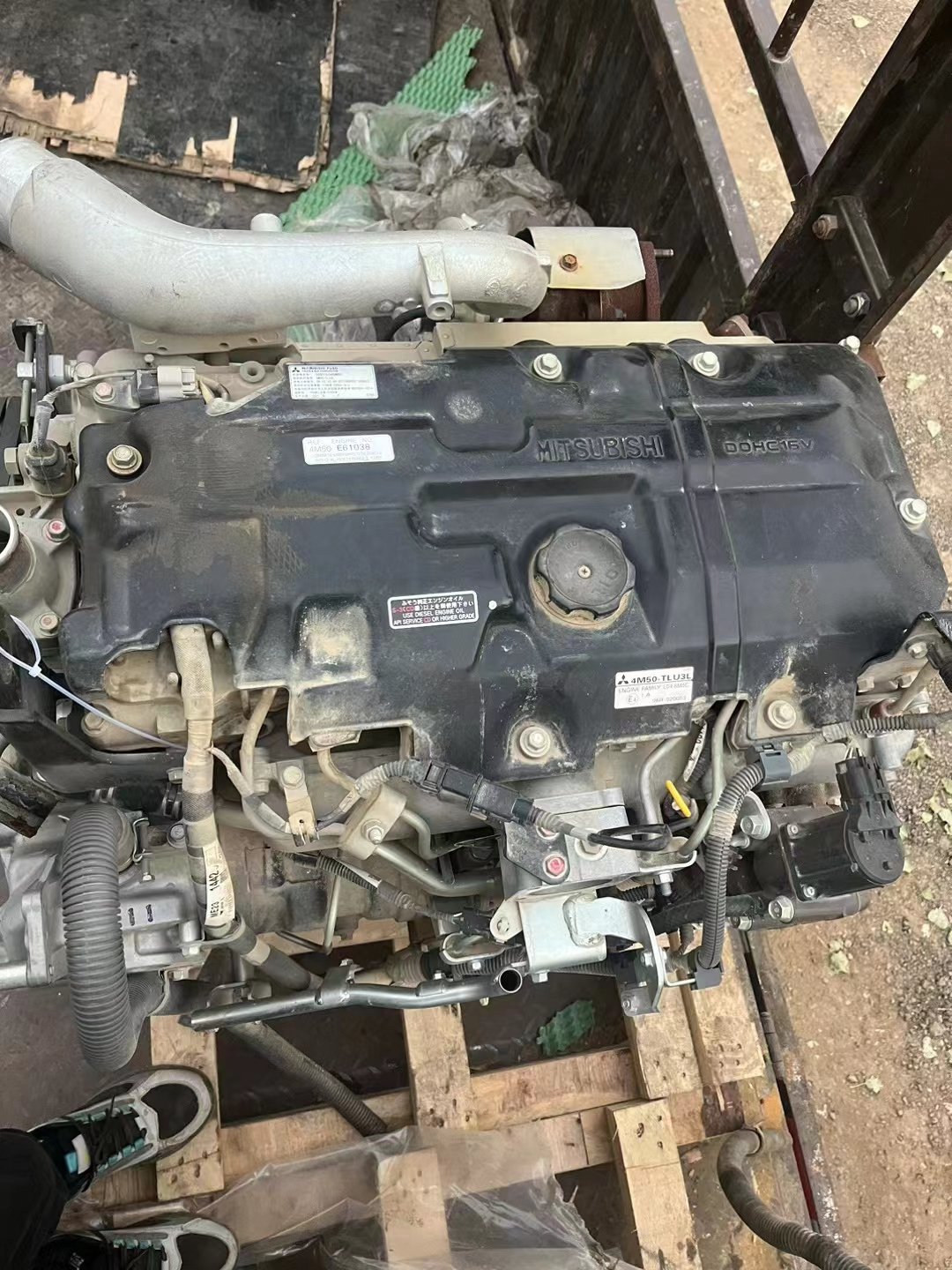 Used original  4M40 Mitsubishi assembly engine with low price and good condition  for Sany 215C-9 /pro  excavator