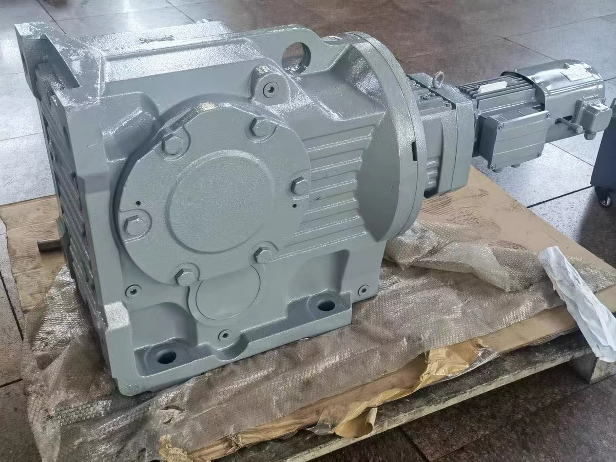 R F K S Series Speed Reducer Motor Helical Bevel Gearbox Straight Bevel Transmission Gearbox