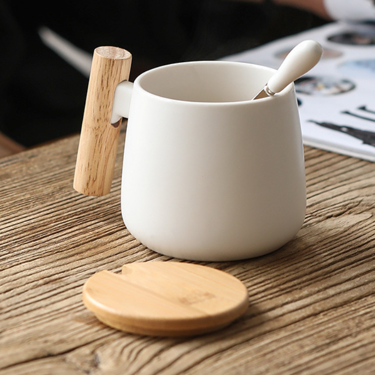 Custom logo  porcelain mug with bamboo lid spoon and wooden handle ceramic coffee mug bone china milk tea cup for gift