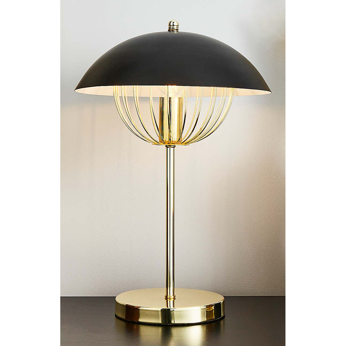 Fancy Design Bedside Decoration Metal Table Lamps Wholesale Manufacturer Modern Design Decorative Metal Table Lamps