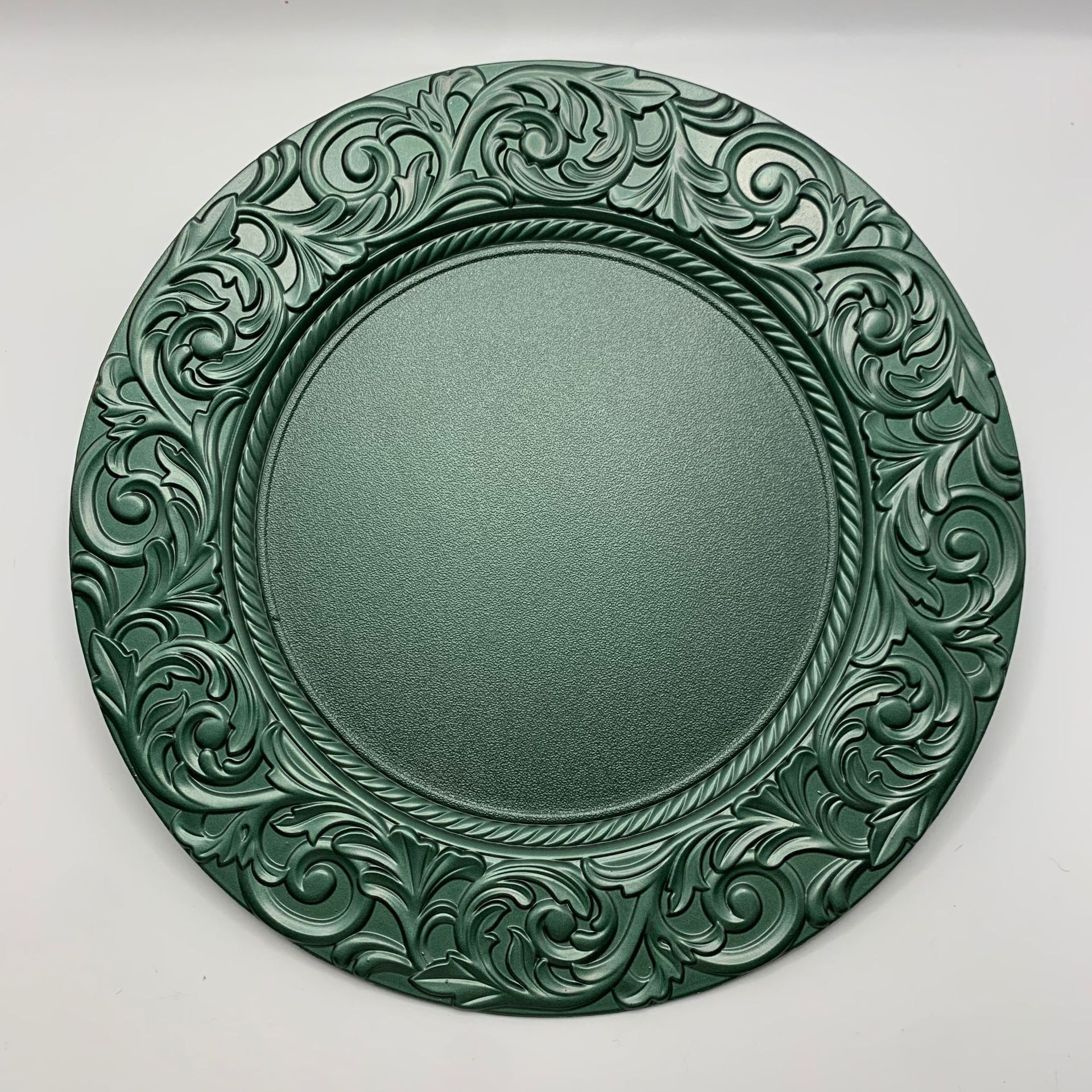 2024 Fashion Irregular Round Compote Banquet Plate 13 inches Green plastic charger plate santa green color Plate