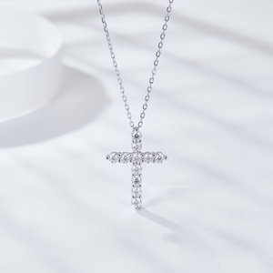 Simple Design Religious Jewelry 925 Sterling Silver Moissanite Cross Necklace Fashion Jewelry Necklaces