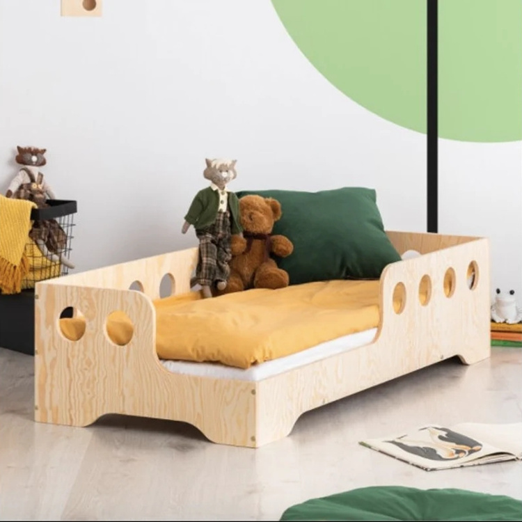 Solid Wood Designer Extendable Europe Baby Safety Cot Bed Children's Wooden Floor Bed Toddler Bed