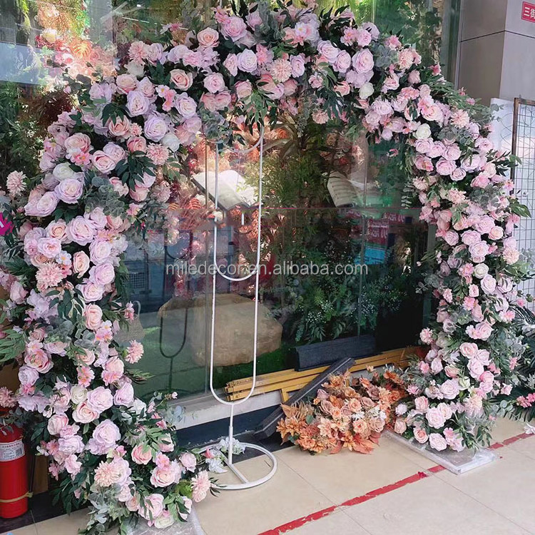 Giant Romantic Heart Shaped Arch With Flowers Backdrop Red White Roses Flowers For Wedding Decoration