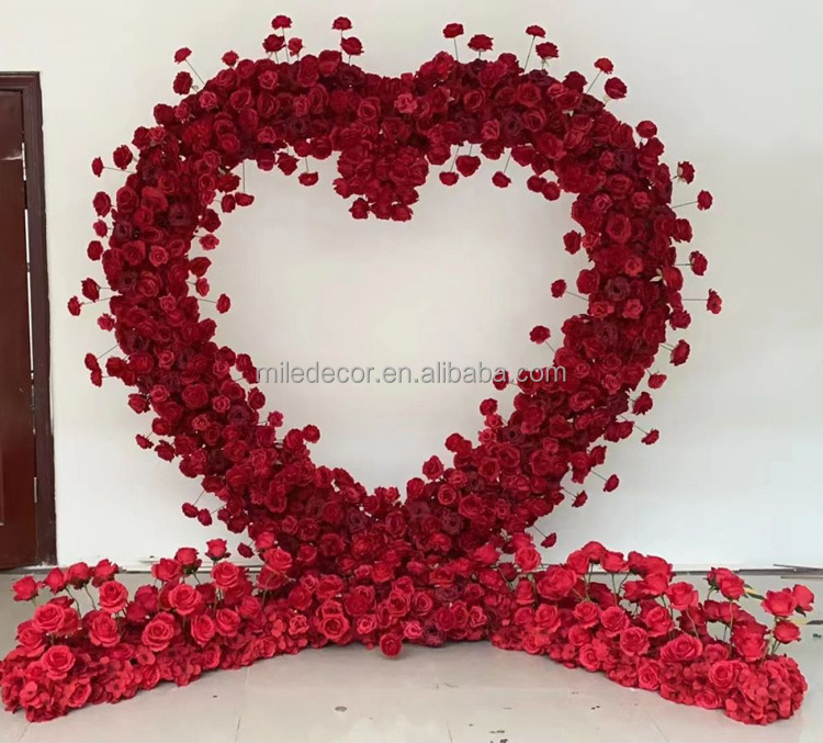 Giant Romantic Heart Shaped Arch With Flowers Backdrop Red White Roses Flowers For Wedding Decoration