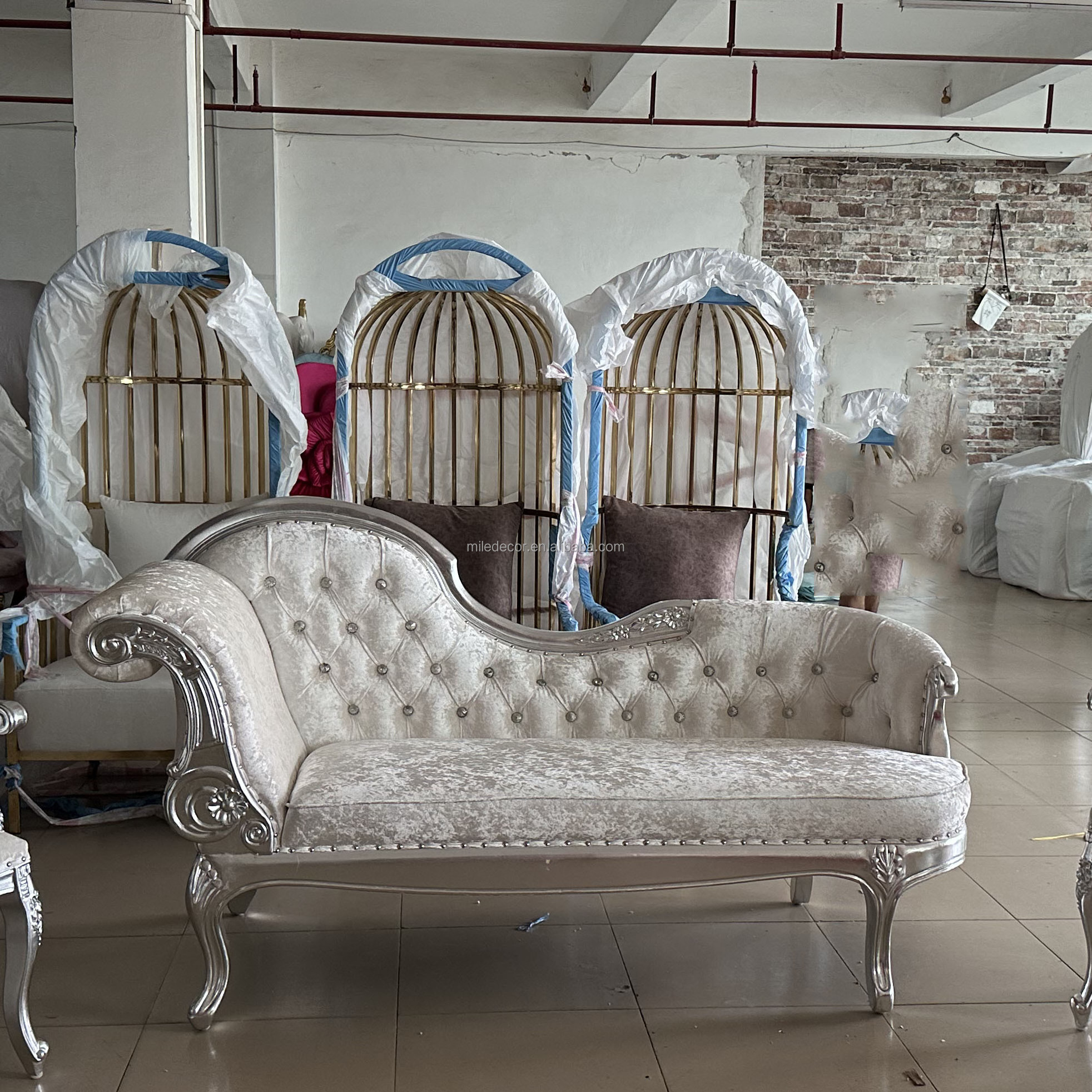 High Quality Sofa Of The Imperial Classic Luxury Furniture White With Gold Couple Sofa For Wedding Decor