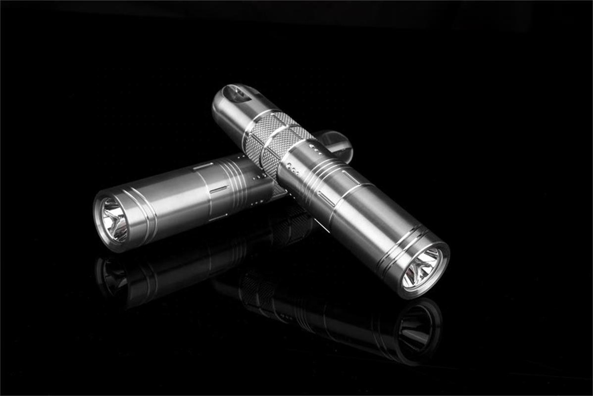 Titanium flashlight powerful waterproof 900 lumens rechargeable led torch flash light