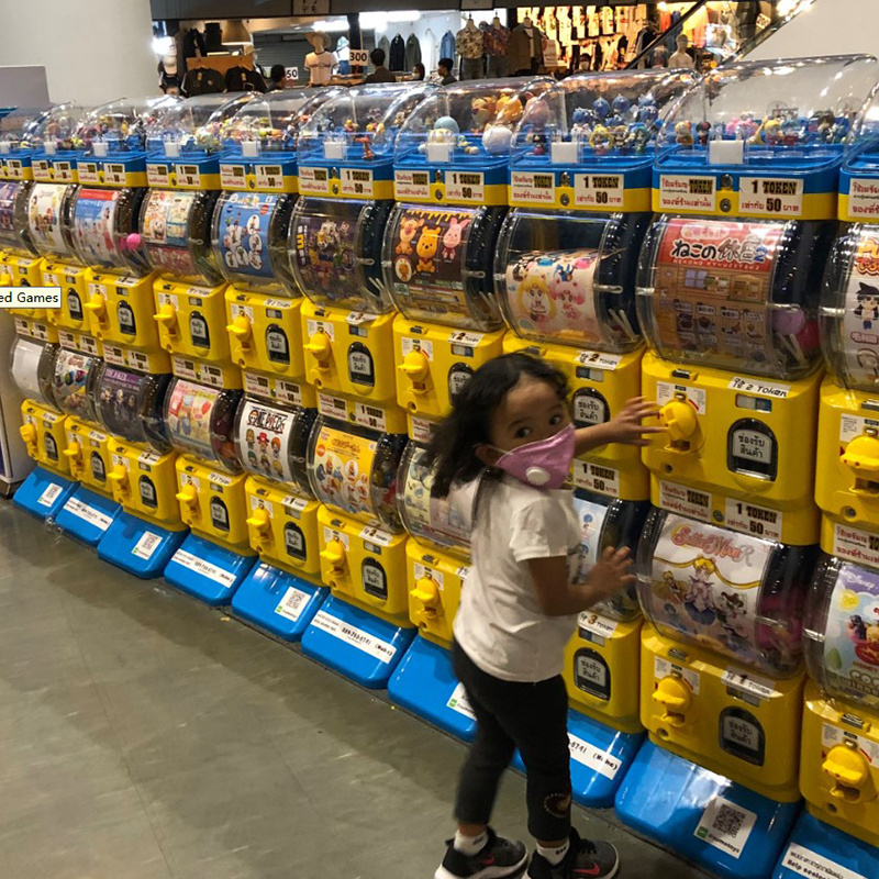 Coin Operated Capsule Toy Vending Machine Arcade Game Japan Gashapon Vending Machine