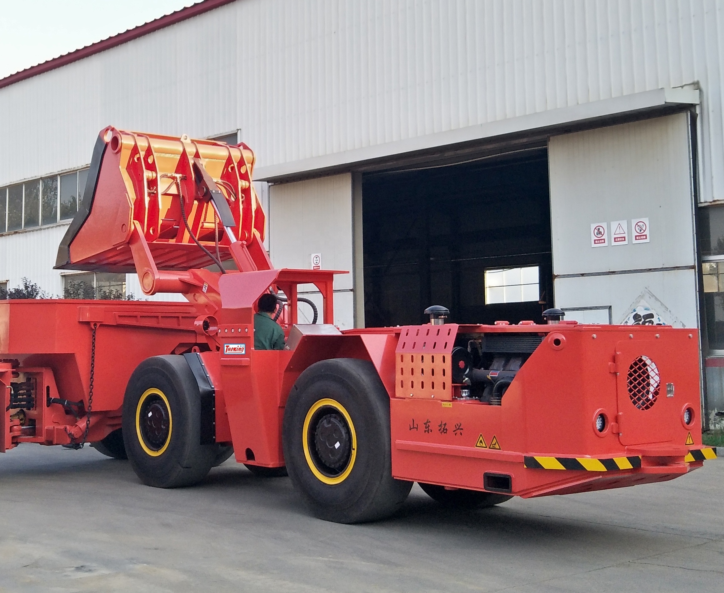 Mine Construction Equipment 3 Cubic Meter Scooptram underground mine loader Used For 3000m Altitude