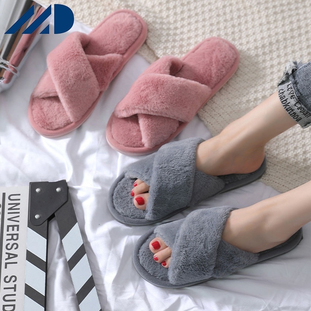 Low Price Popular Cross Plush  New Indoor Warm Cotton Slippers in Autumn and Winter Thickened  Cozy Toes Slippers