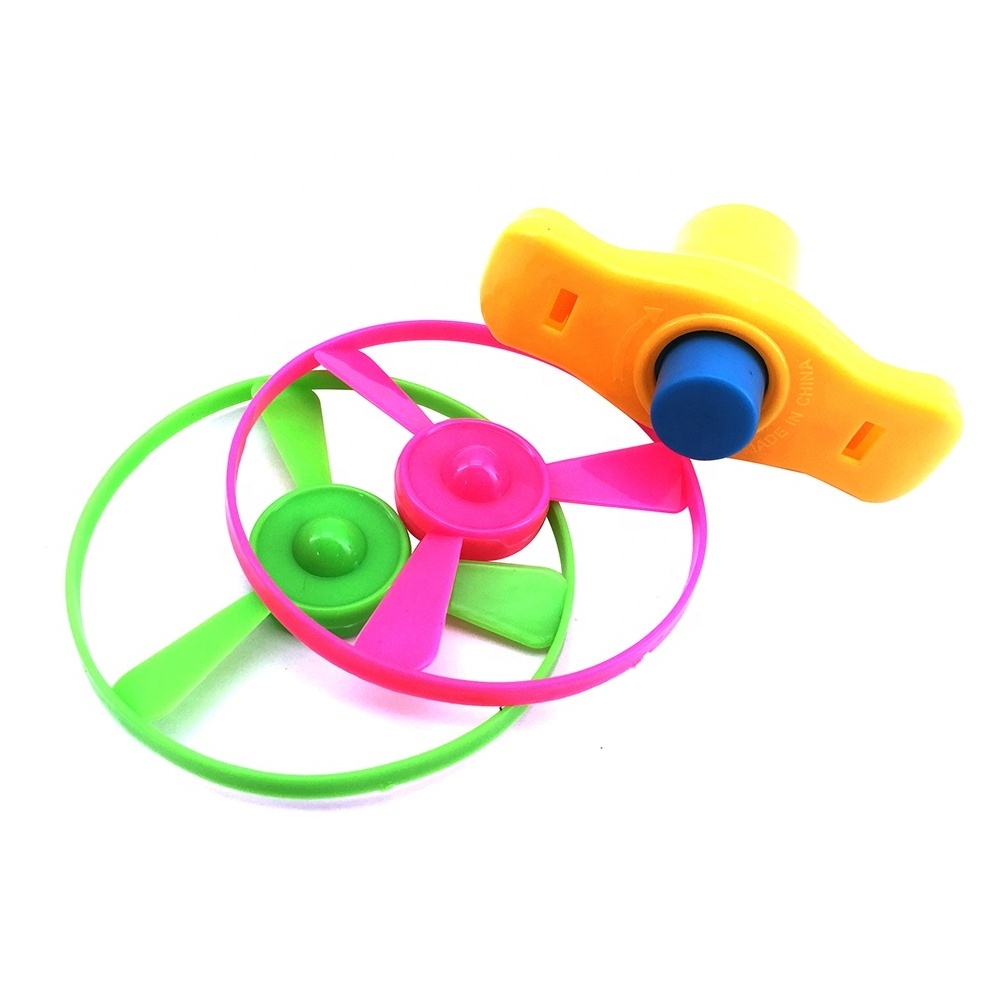 Children game cheap eduction plastic saucer toys spinning top