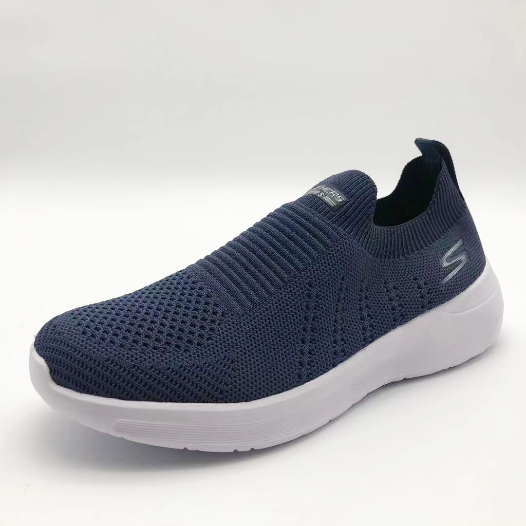 China Origin New Arrival Wholesale Fly Knitted Upper Light Comfortable Sneakers Sports Running Shoes For Men