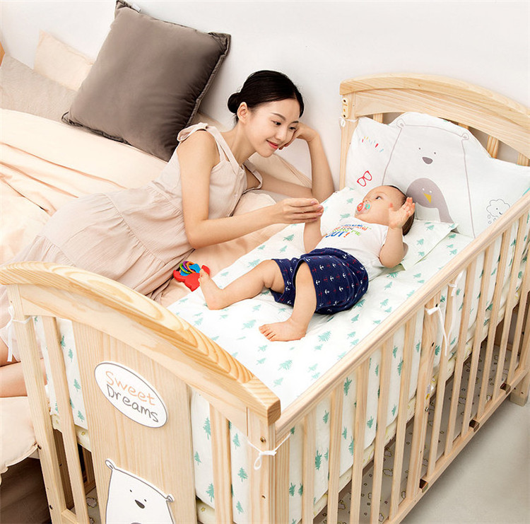 Solid wood crib Best selling solid pine wooden baby bed design/baby swing cot/baby crib attached adult bed