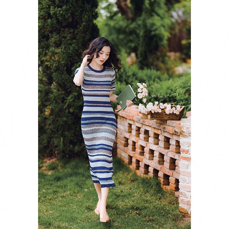 Summer new thin blue striped contrasting slim fit elastic short sleeved knitted dress