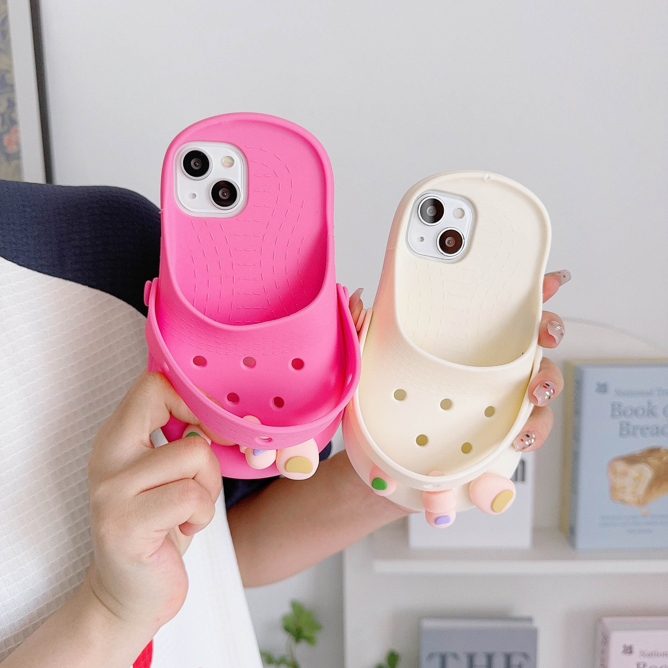 Creative personality three-dimensional cave slippers mobile phone cover iPhone15 14 13 12promax fashion new diy slippers