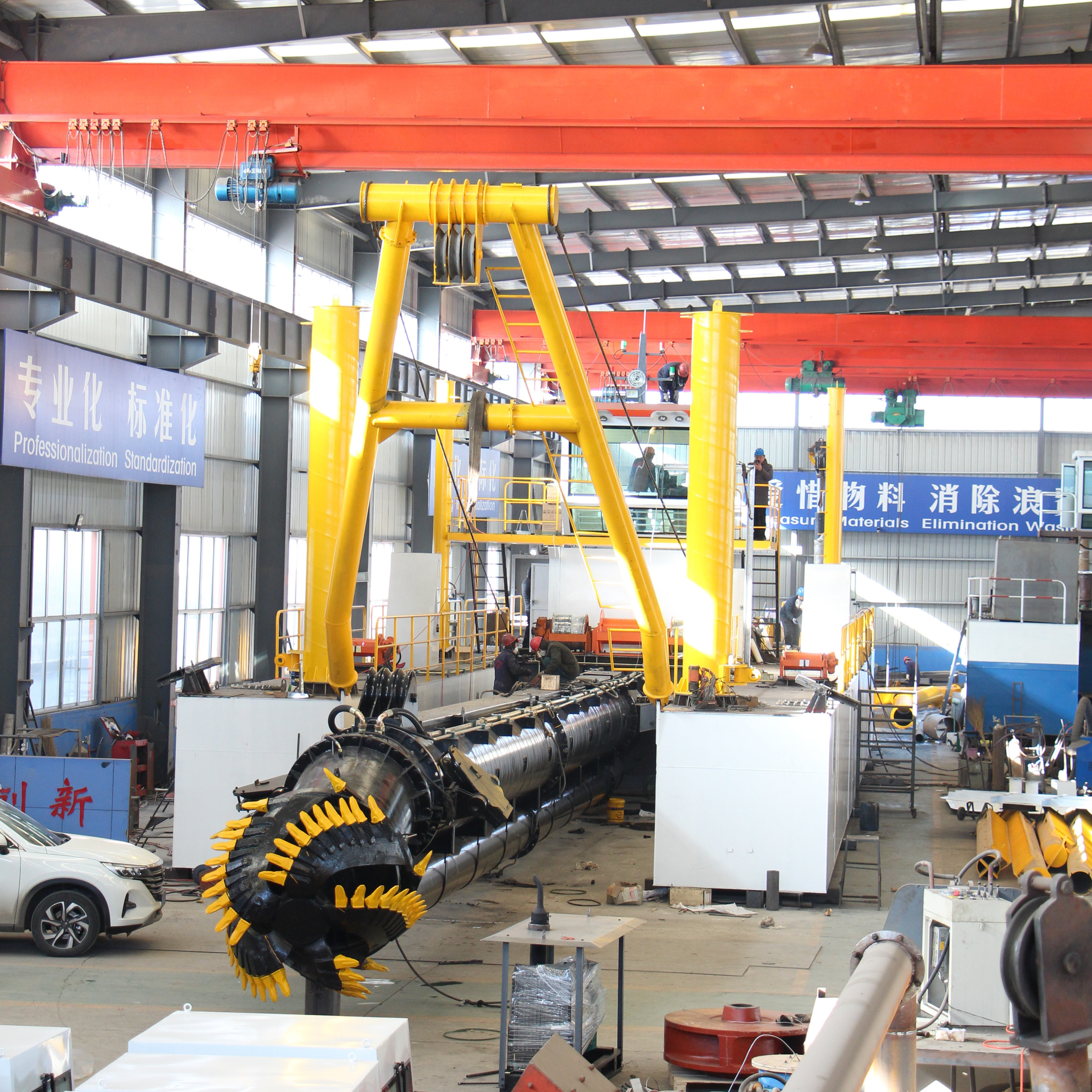 Chinese Manufacturer Sand extracting suction pump dredger In River Lake Power Station