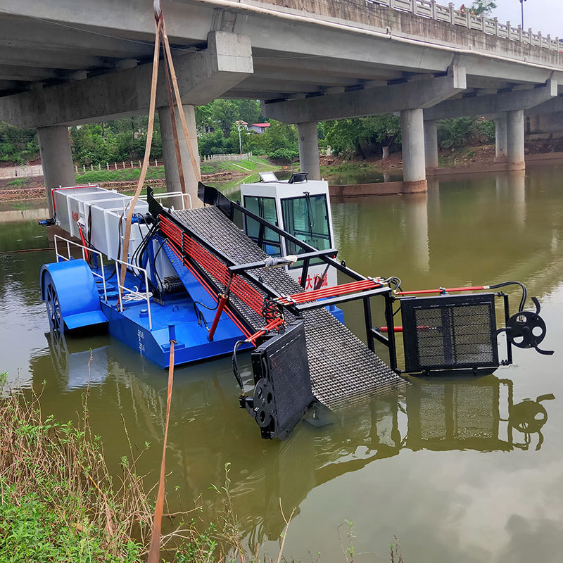 River And Lake Cleaning Boat Water Hyacinth Harvester Machine For Sale