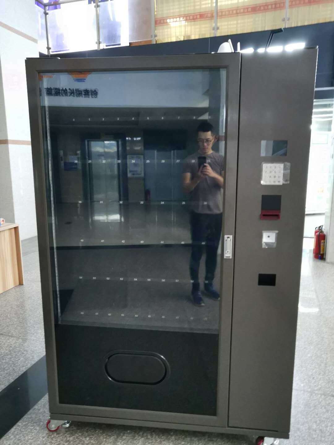 snack drink vending machine with coin operated and E-wallet in the factory