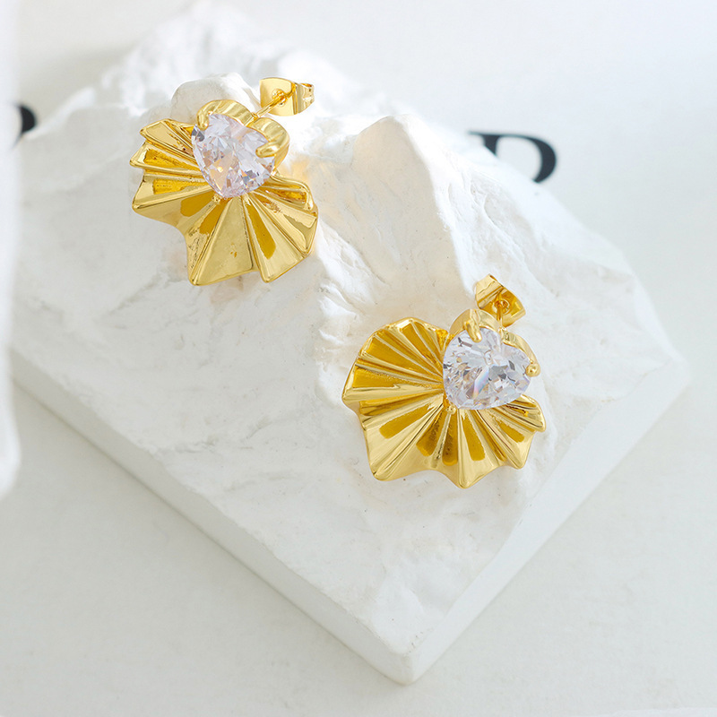 18k Gold Plated Zirconia Earrings Heart White Cubic Zirconia Stud Earrings Hypoallergenic Stone Earrings