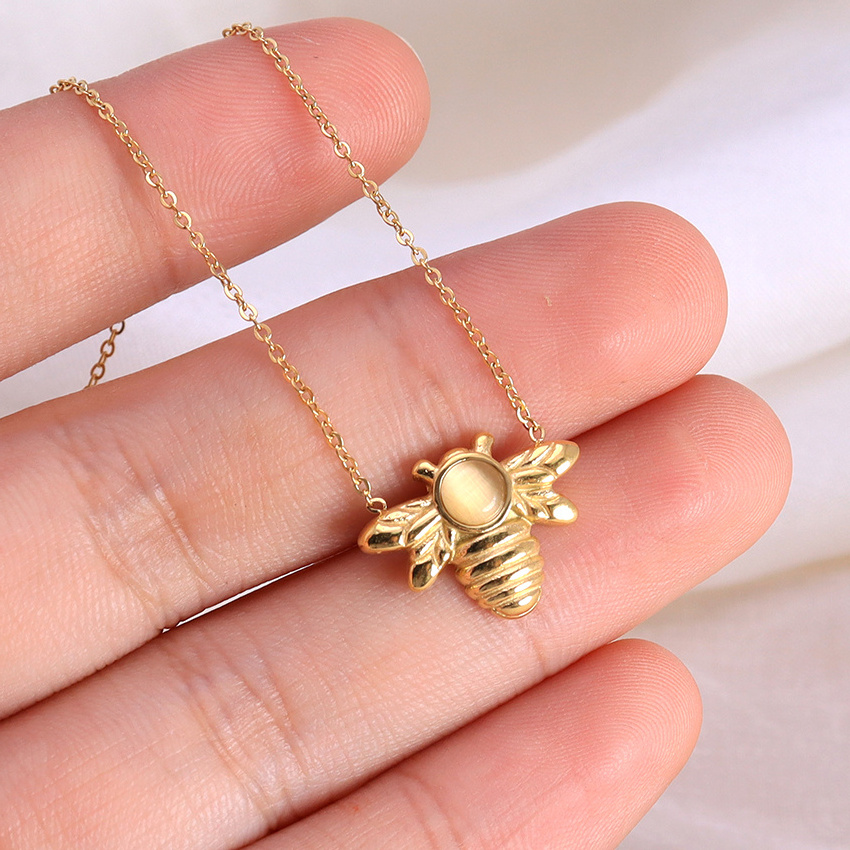 New Fashion Honey Bee Charm Necklace Ladies Jewelry 18k Gold Plated Stainless Steel Tiny Cute Opal Bee Shape Pendant Necklace