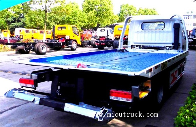 4 Tons Dongfeng road rescue vehicle chinese tow truck manufacture for sale