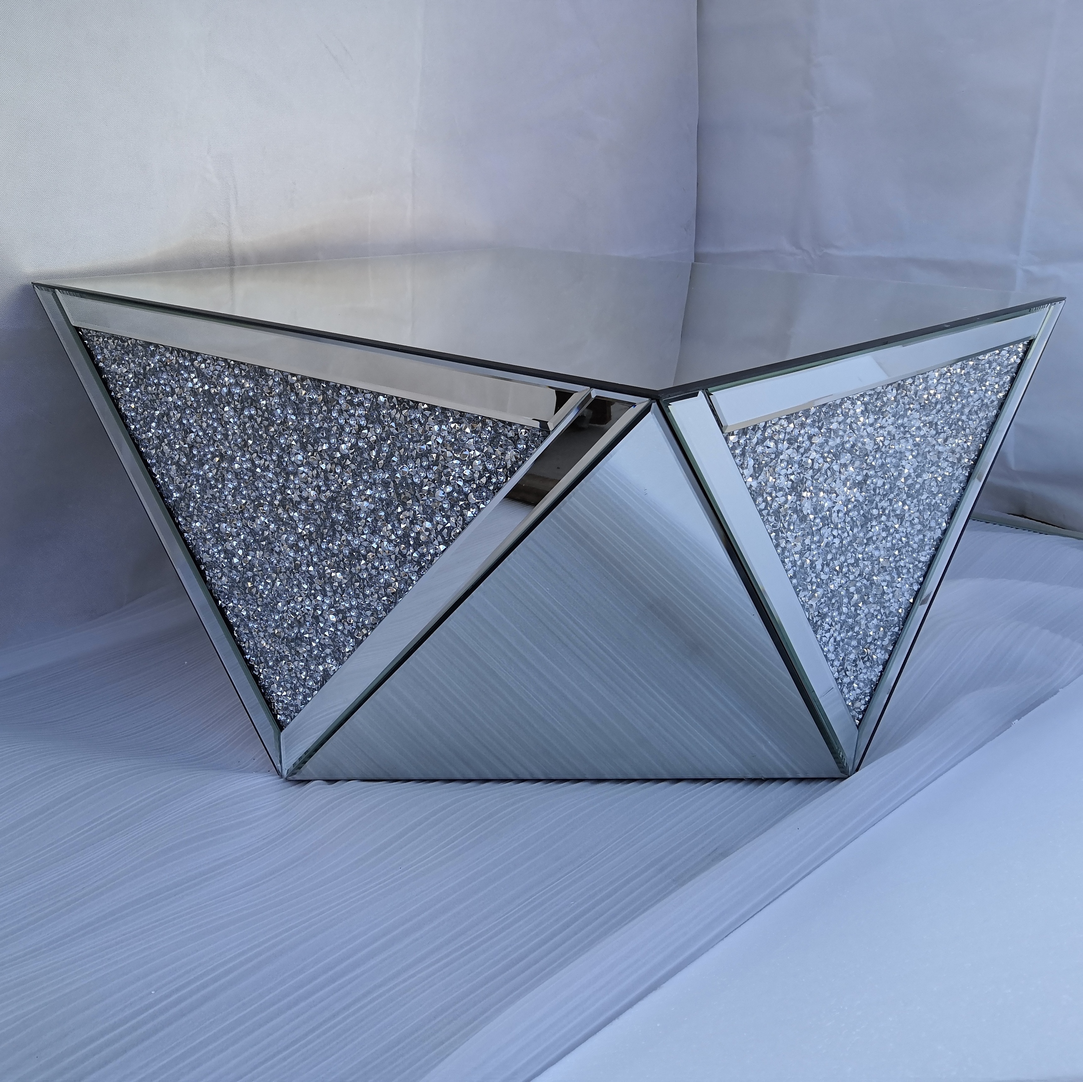 Modern Glam Triangle Mirrored Coffee Table Crystal Diamond Decoration Center Table Sofa Tea Table