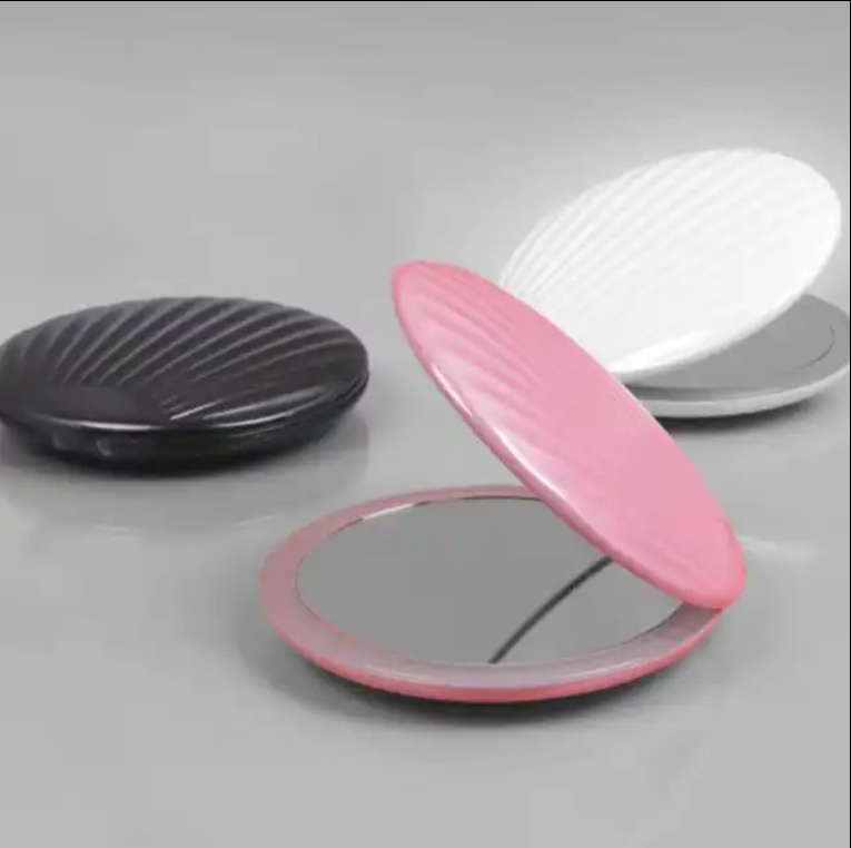 Hot Sale Custom Pocket Folding White Pink Shell Shape Led For Girls Travel Lighted Makeup Seashell Compact Mirror