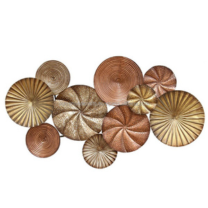 Stylish Home Decor Metal Flower Wall Decor Copper And Gold Color Finished Round Shape Use As Bed Room Living Room Guest Room