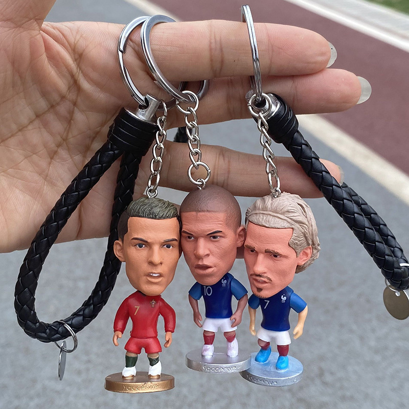 Factory wholesale hot doll keychain Messi C-Ronaldo Kylian Mbappe Kylian Mbappe 3D soccer star keychain