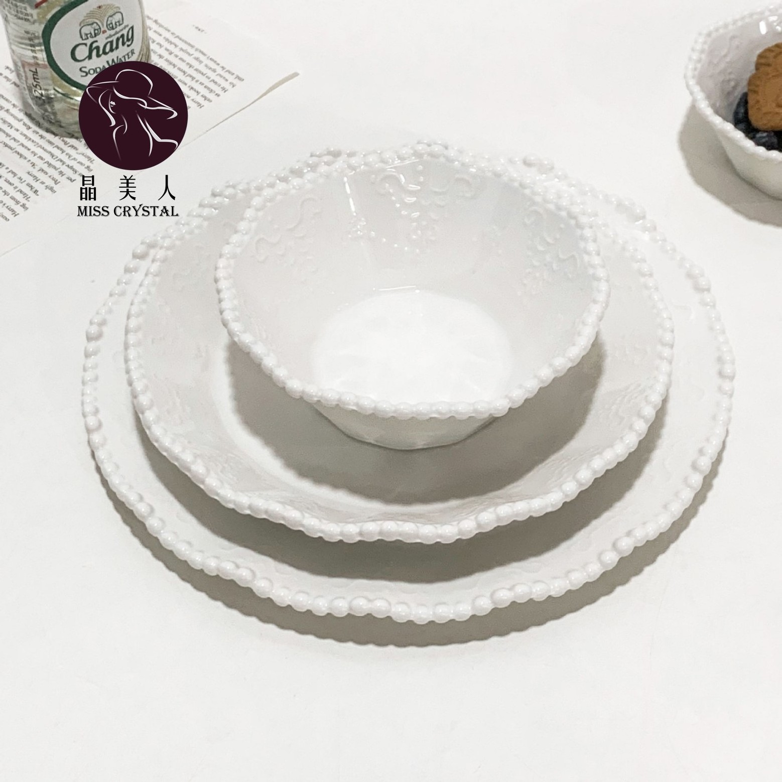 Custom European Porcelain Dinnerware Ceramic Plates and Bowls Set with White Bead Design for Tableware