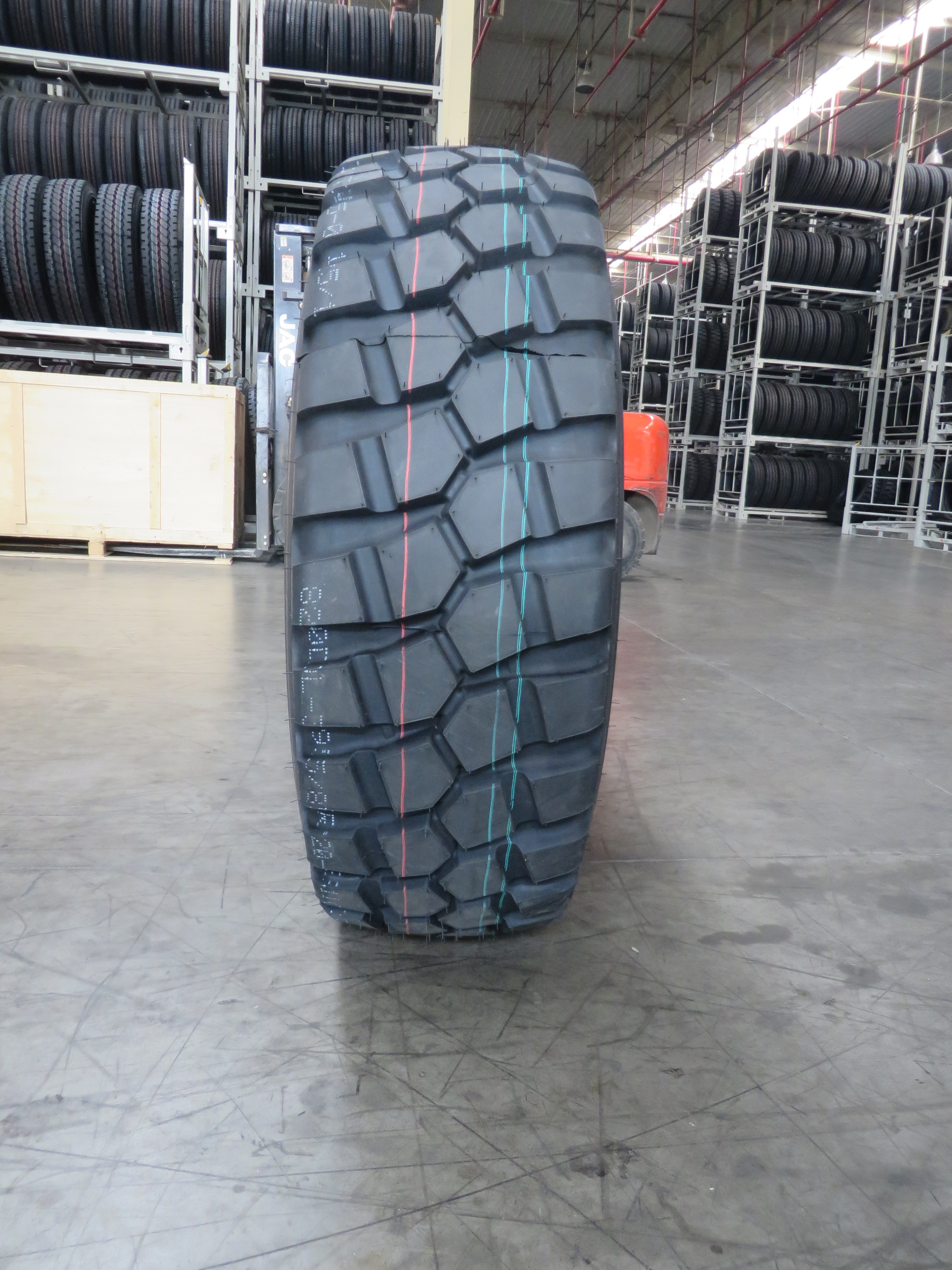 Tire 14.00R20 for Sale On/Off Road All Position 1400/20 Tyres for Oil Base DURATURN DYNACARGO brand Y811 Y816