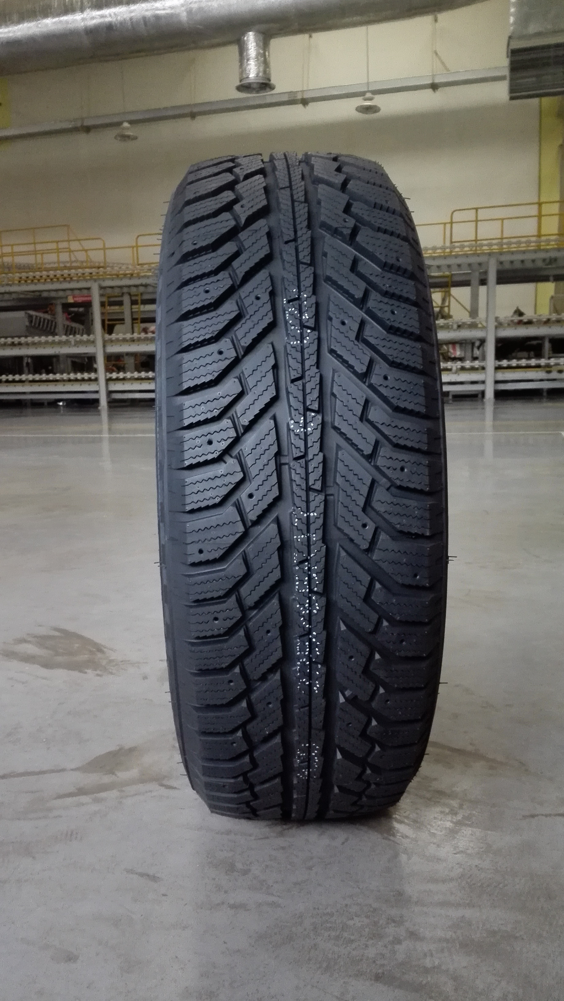 China Snow Tire 215/55R16 R13-R19 Snow Car Tires 215 55 16